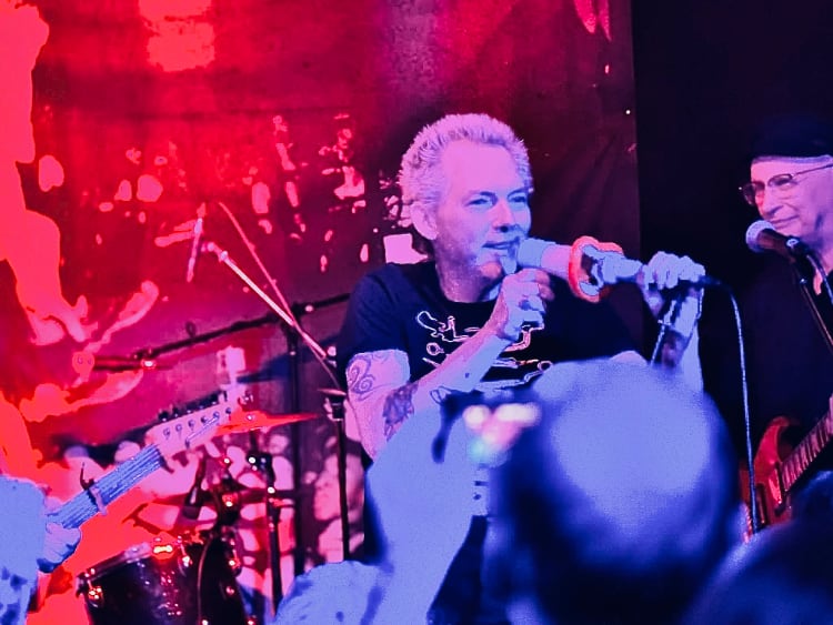 ftn simon loud hailer